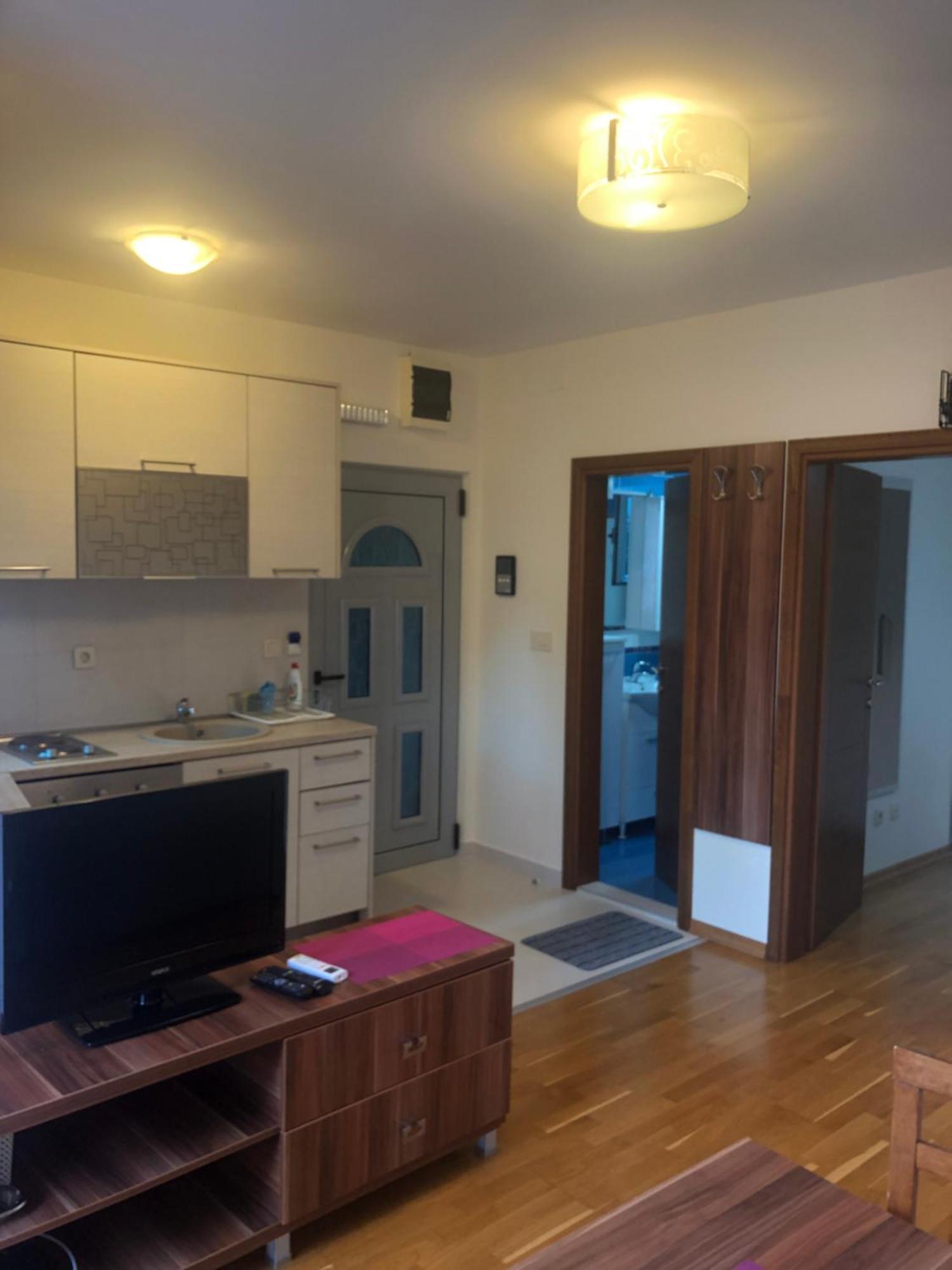רפאלוביץ' Apartments Rafailovic Ljubo מראה חיצוני תמונה