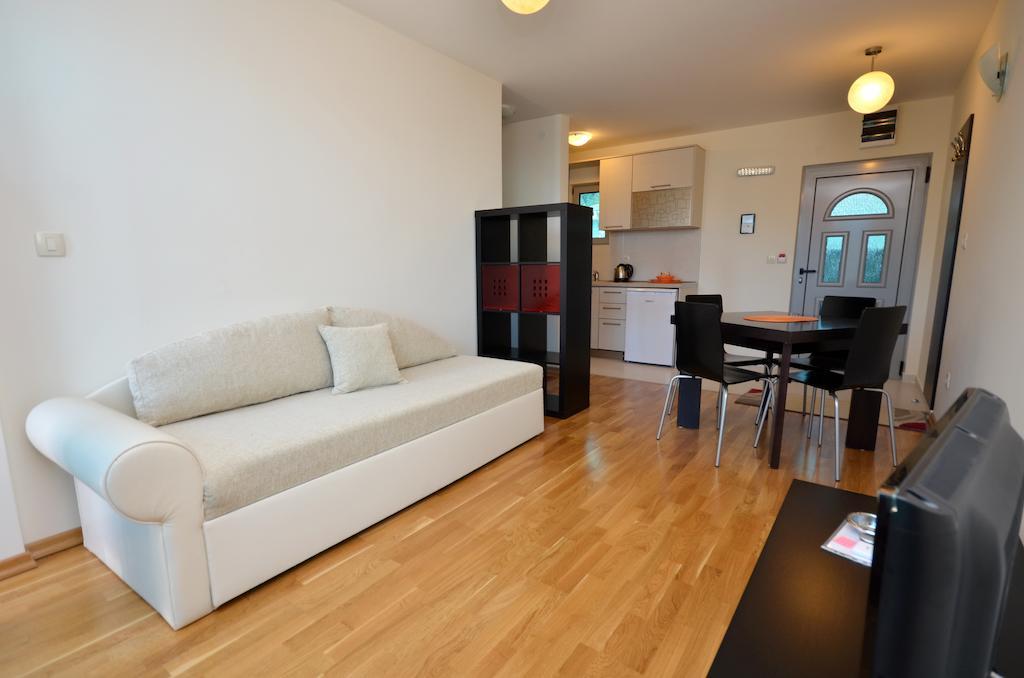 רפאלוביץ' Apartments Rafailovic Ljubo מראה חיצוני תמונה