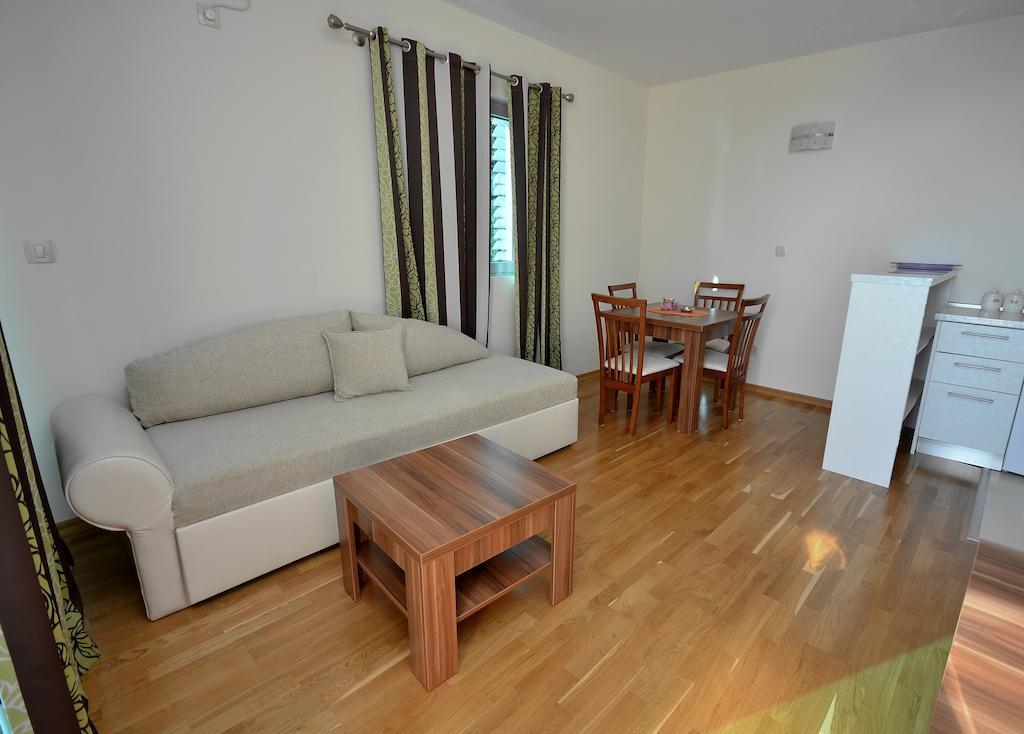 רפאלוביץ' Apartments Rafailovic Ljubo מראה חיצוני תמונה